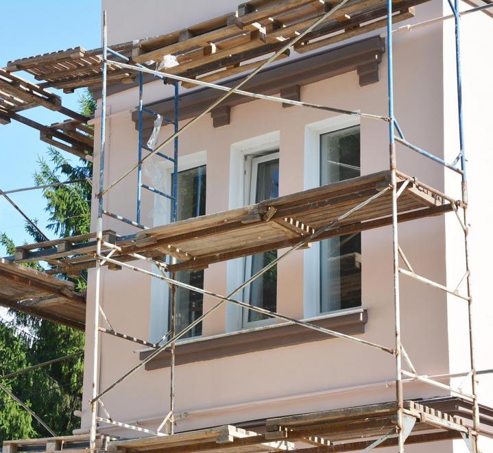 Remise à neuf de la façade et des murs extérieurs.